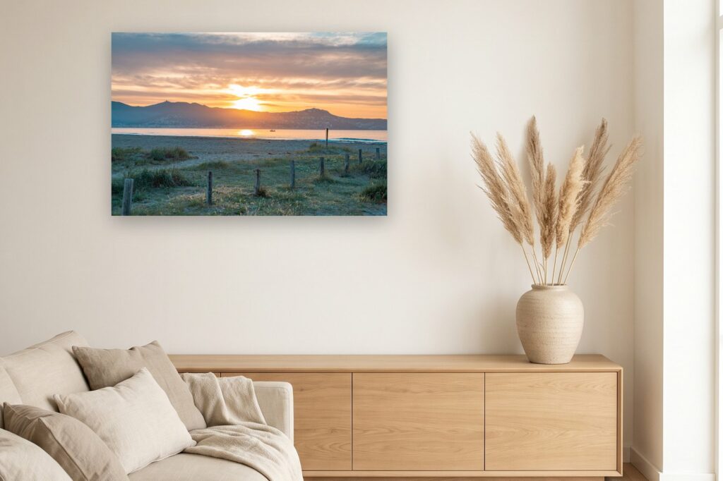 Leinwand Empuriabrava 1 als 120 x 80 cm Leinwand im Wohnzimmer