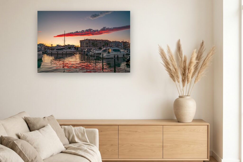 Leinwand Empuriabrava 10 als 120 x 80 cm Leinwand im Wohnzimmer