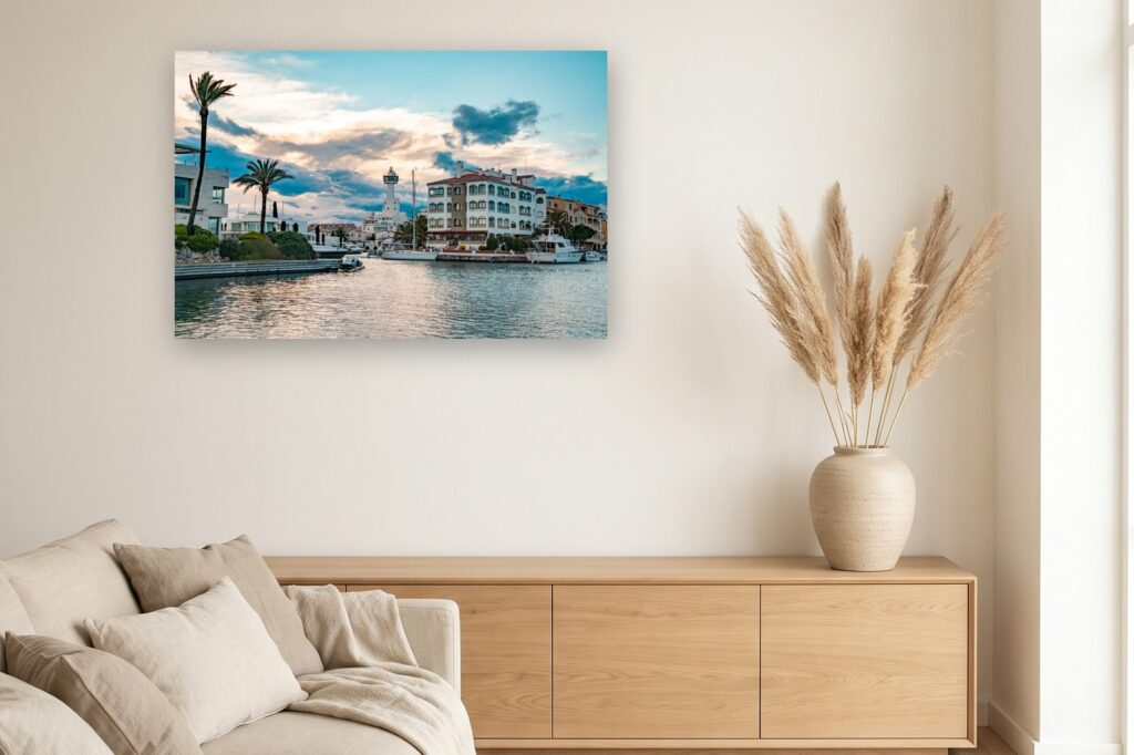 Leinwand Empuriabrava 12 als 120 x 80 cm Leinwand im Wohnzimmer