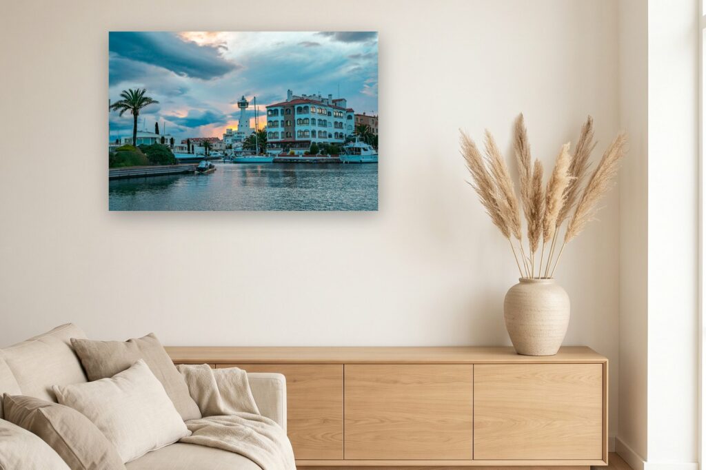 Leinwand Empuriabrava 15 als 120 x 80 cm Leinwand im Wohnzimmer