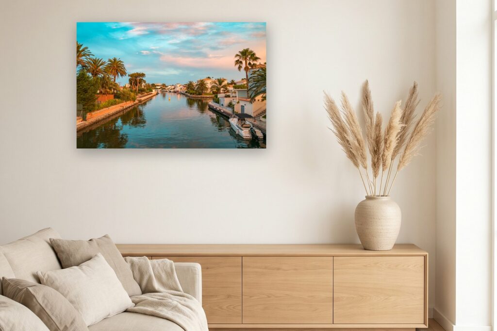 Leinwand Empuriabrava 5 als 120 x 80 cm Leinwand im Wohnzimmer