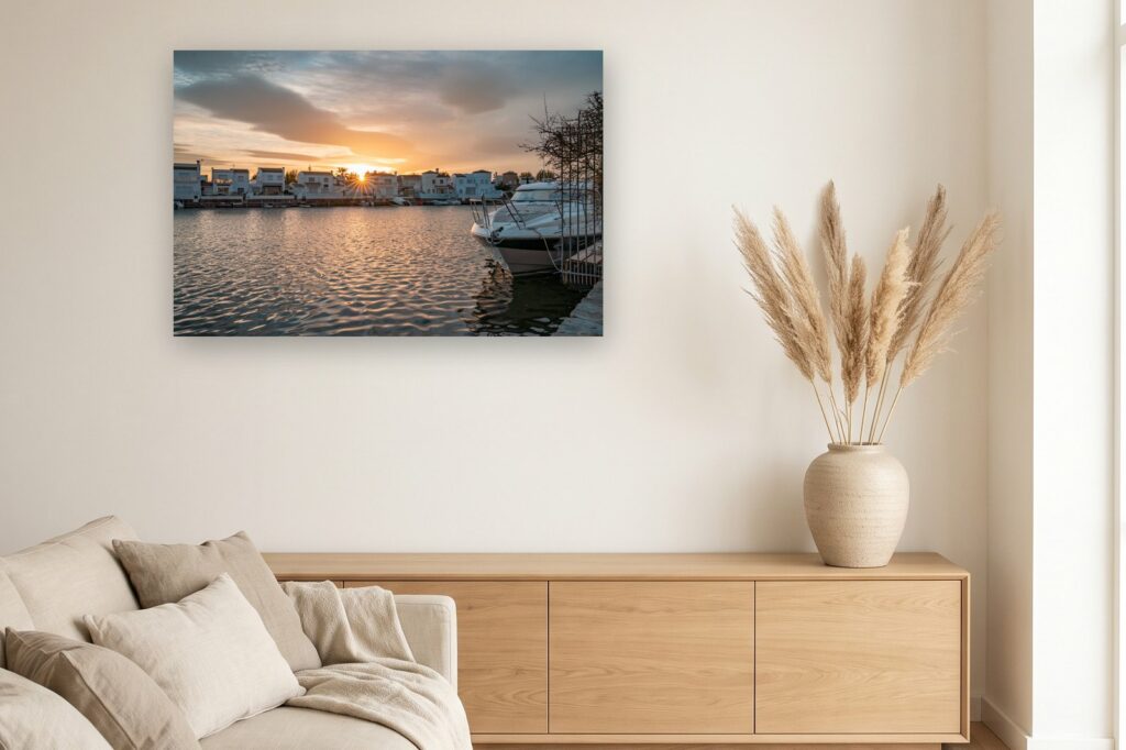 Leinwand Empuriabrava 7 als 120 x 80 cm Leinwand im Wohnzimmer