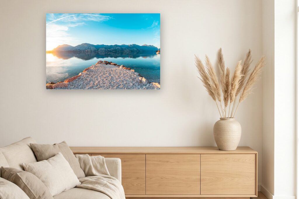 Leinwand Gardasee 10 als 120 x 80 cm Leinwand im Wohnzimmer