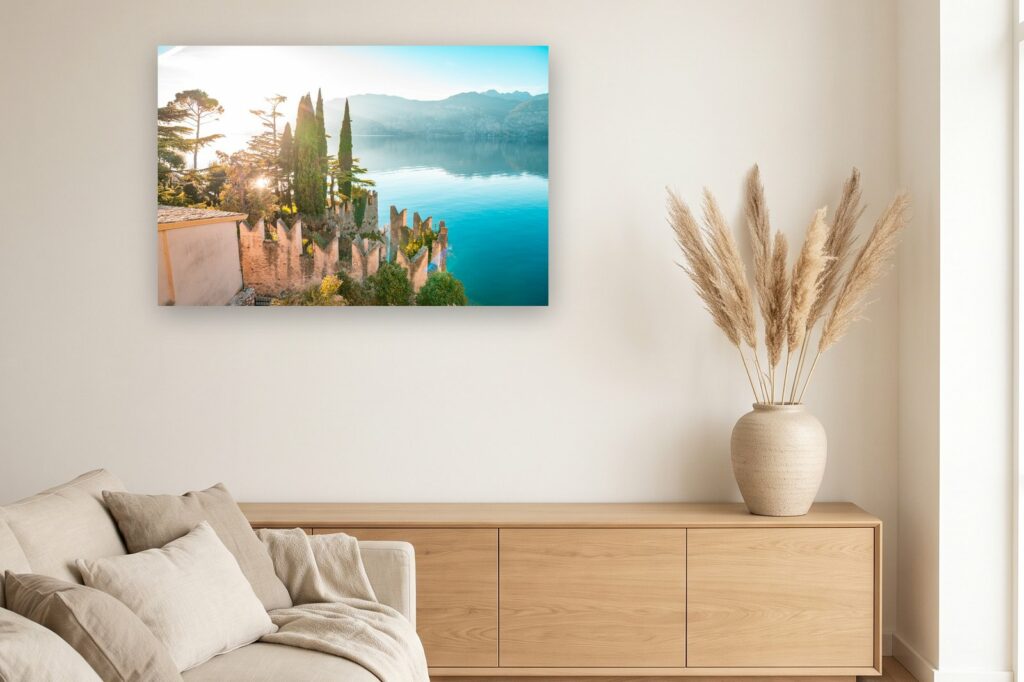 Leinwand Gardasee 3 als 120 x 80 cm Leinwand im Wohnzimmer